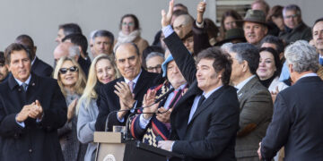 Milei prometió la salida del cepo y la eliminación de las retenciones cuando la economía se estabilice