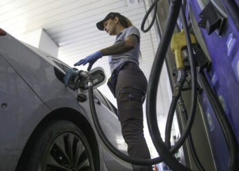 La nafta y el gasoil volverán a subir un 3% promedio desde este jueves