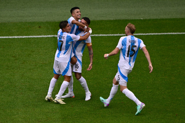 La Selección argentina Sub 23 venció 2-0 a Ucrania y clasificó a los cuartos de final