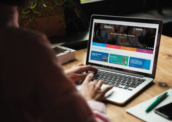 Emprendedores: cómo acceder a becas para tres nuevos cursos