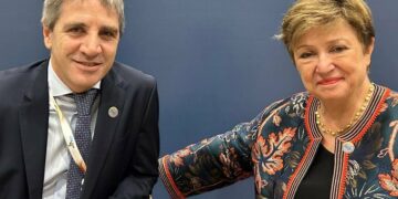 Georgieva calificó como «constructiva» la reunión con Caputo y renovó el respaldo al Gobierno