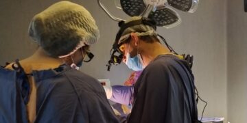 El Hospital Tránsito Cáceres realizó tres neurocirugías con un sistema inédito en Córdoba