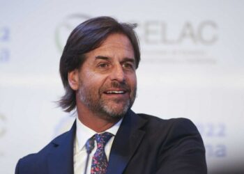 Lacalle Pou apuntó contra Milei por su ausencia en la cumbre del Mercosur: «Acá deberíamos estar todos los presidentes»