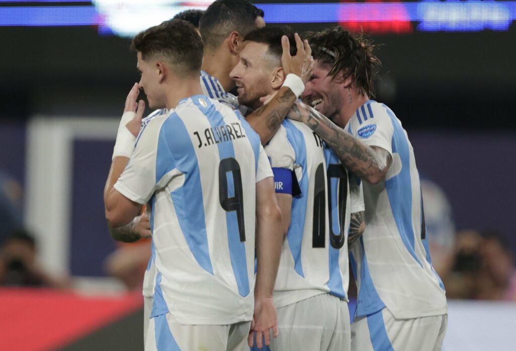 Argentina se metió en su segunda final consecutiva de al vencer a Canadá