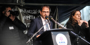 El reclamo del presidente de la Amia al Congreso y la Justicia a 30 años del atentado: «Hagan su trabajo»