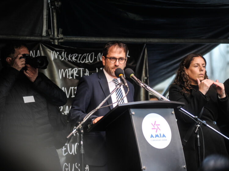 Acto aniversario del atentado a la AMIA
familiares  Foto Federico Lopez Claro