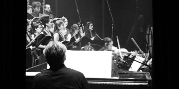 Un grupo coral festeja dos décadas en escena