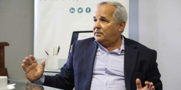 Simonella criticó el plan económico de Caputo
