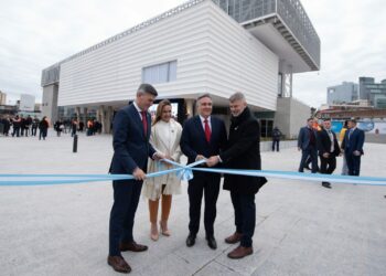 Passerini, Llaryora y Pretto inauguraron el flamante Concejo Deliberante