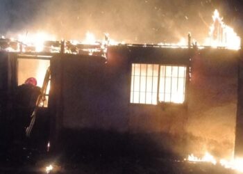 Se incendió su casa prefabricada y lo encontraron muerto tras apagar el fuego