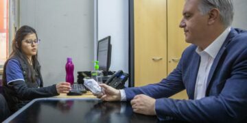 Llaryora se realizó el Narcotest obligatorio en el hospital San Roque