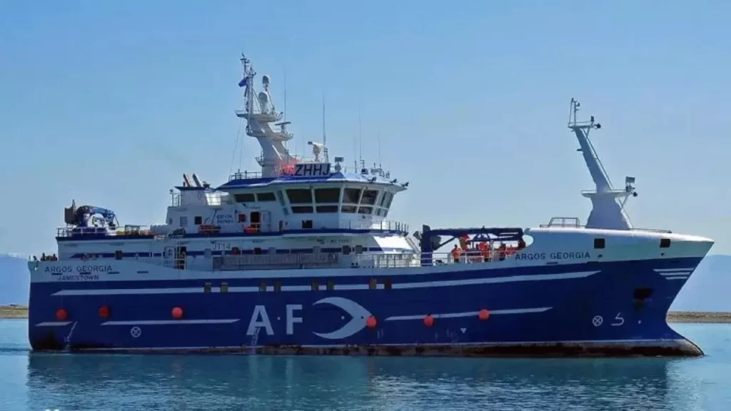 Nueve muertos y cuatro desaparecidos tras el hundimiento de un barco pesquero cerca de las Islas Malvinas