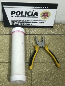 Amenazó a su pareja con una bomba casera y quedó detenido