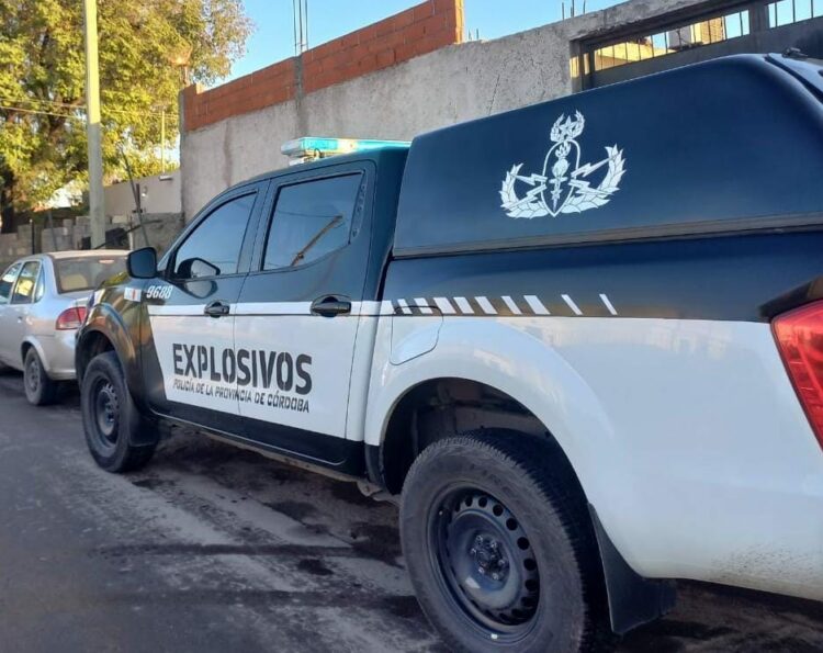 Amenazó a su pareja con una bomba casera y quedó detenido