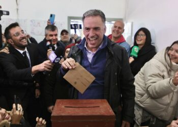 Los candidatos de Mujica y Lacalle Pou triunfan
