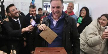 Los candidatos de Mujica y Lacalle Pou triunfan