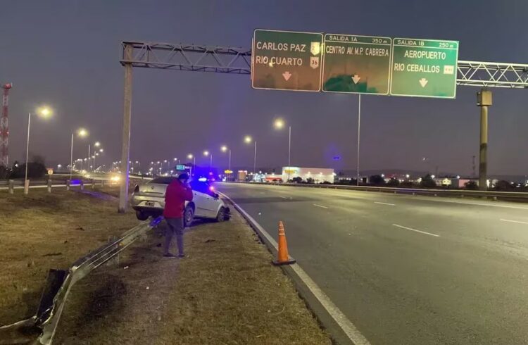 De milagro, la imprudencia en avenida Circunvalación no dejó otra víctima.