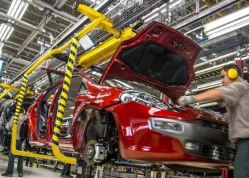 La producción de automóviles cayó un 40% frente a junio del 2023