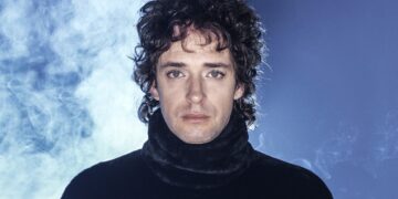 Intentó hacerse pasar por un cantante famoso fallecido para estafar a su víctima