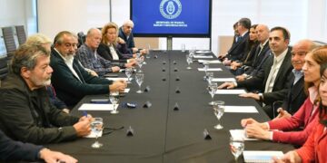 Cara a cara con la CGT por la reforma laboral y el piso de Ganancias