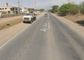 Un muerto tras el choque entre un colectivo y un auto en avenida Sabattini