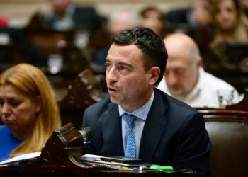 De Loredo calificó de “perversa” la suba de II.BB.