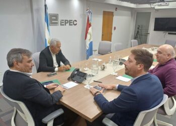 La Provincia firmó el acuerdo salarial con Luz y Fuerza