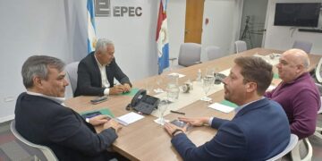 La Provincia firmó el acuerdo salarial con Luz y Fuerza