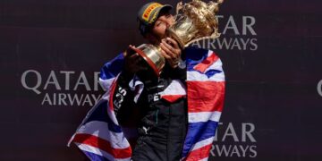 Hamilton rompió el hechizo y se coronó en Gran Bretaña