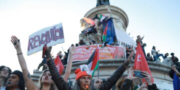 La izquierda dio el batacazo y frenó al partido de Le Pen