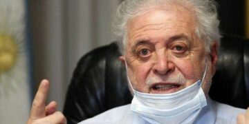 Procesaron al ex ministro Ginés González García