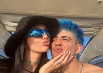 La tierna foto de Luck Ra y La Joaqui en el mar: «Los besos más lindos del mundo”