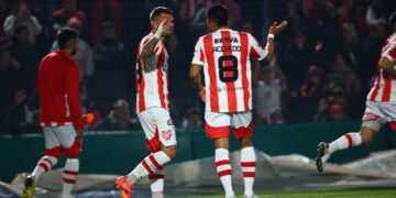 Instituto superó a Independiente y se subió a la punta