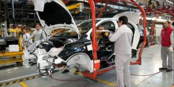 La producción automotriz se derrumbó más de 40% en junio