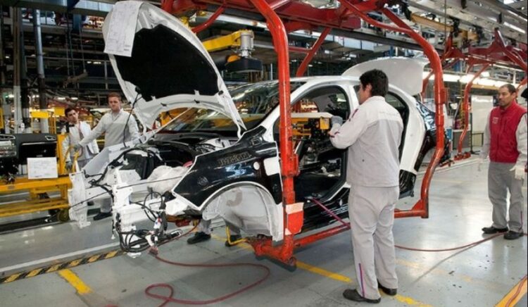 La producción automotriz se derrumbó más de 40% en junio