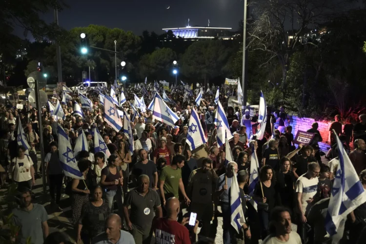 Masivas marchas en contra del premier Netanyahu