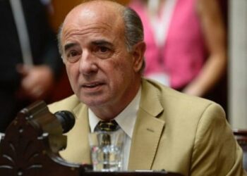 Diputados dialoguistas piden explicaciones por el escándalo por las visitas a genocidas