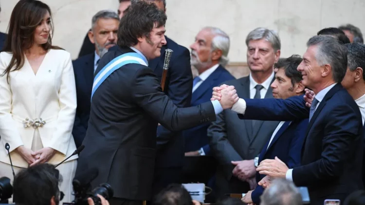 Macri contra Milei: "El sacrificio que están haciendo los argentinos requiere de un gobierno ejemplar"