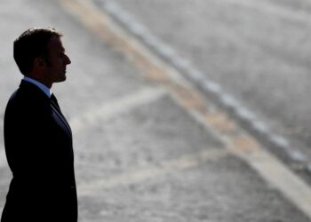 Renuncia el gobierno del presidente Macron