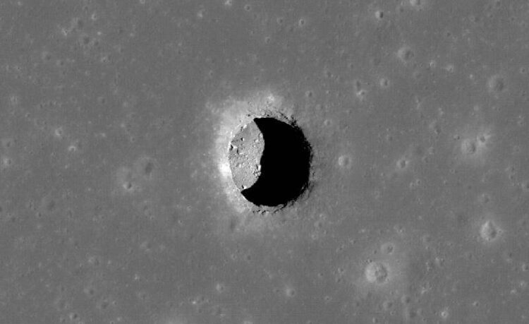 Fosa lunar del Mare Tranquillitatis analizada bajo la que se ha encontrado la cueva o cavidad. Foto: NASA/GSFC/Arizona State University.