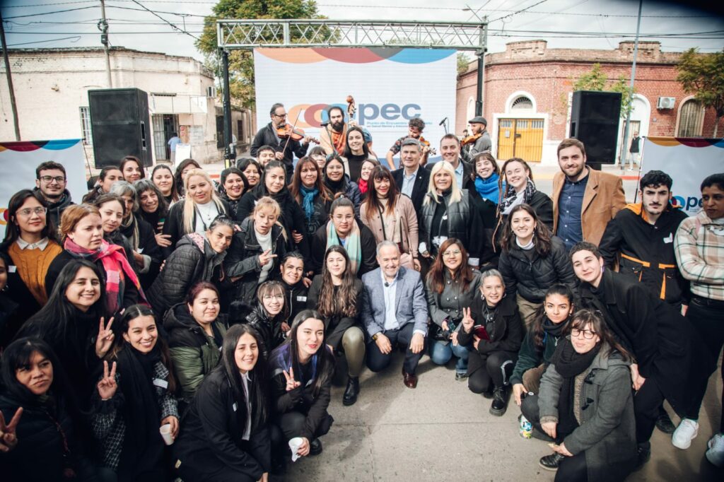 Passerini inauguró el primer Punto de Encuentro Comunitario de la ciudad