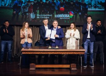 Traspasan los 56 polideportivos sociales al ámbito municipal