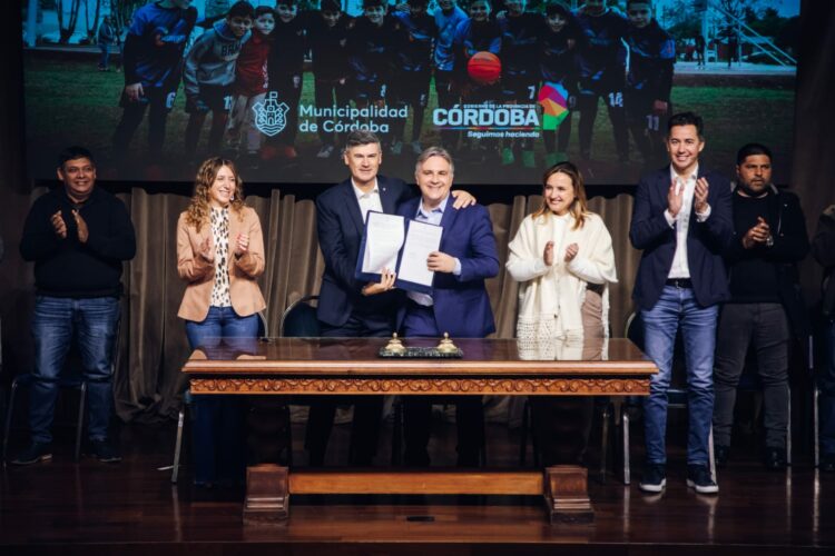 Traspasan los 56 polideportivos sociales al ámbito municipal