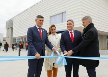 Llaryora reclamó un plan productivo y de empleo para enfrentar la crisis