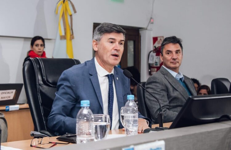 Passerini: “El país está atravesando una profunda crisis política, social y económica”