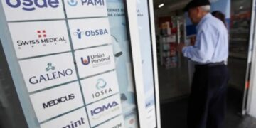 Prepagas, peajes, telefonía celular y naftas: todos los aumentos que se vienen en agosto