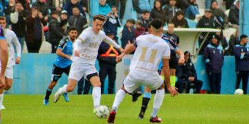 Racing cayó como local