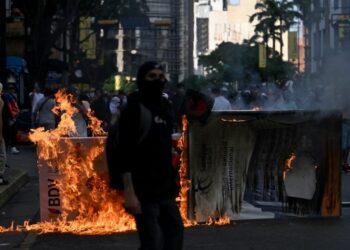 Crece la tensión en Venezuela: manifestaciones violentas, dos muertos y más de 40 detenidos