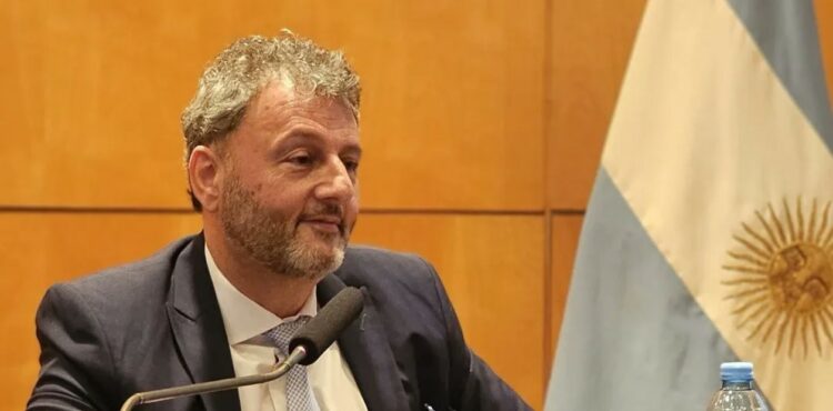Fracasaron las negociaciones y el gobierno fijará el SMVM