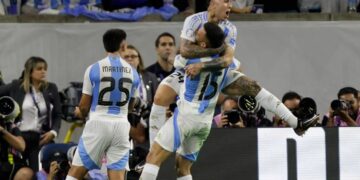 Argentina sufrió, pero avanzó a semis por penales en la Copa América